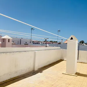 https://apartamento-luz-de-conil-wifia-c-solo-familias-y-parejas.hotelsincadiz.net